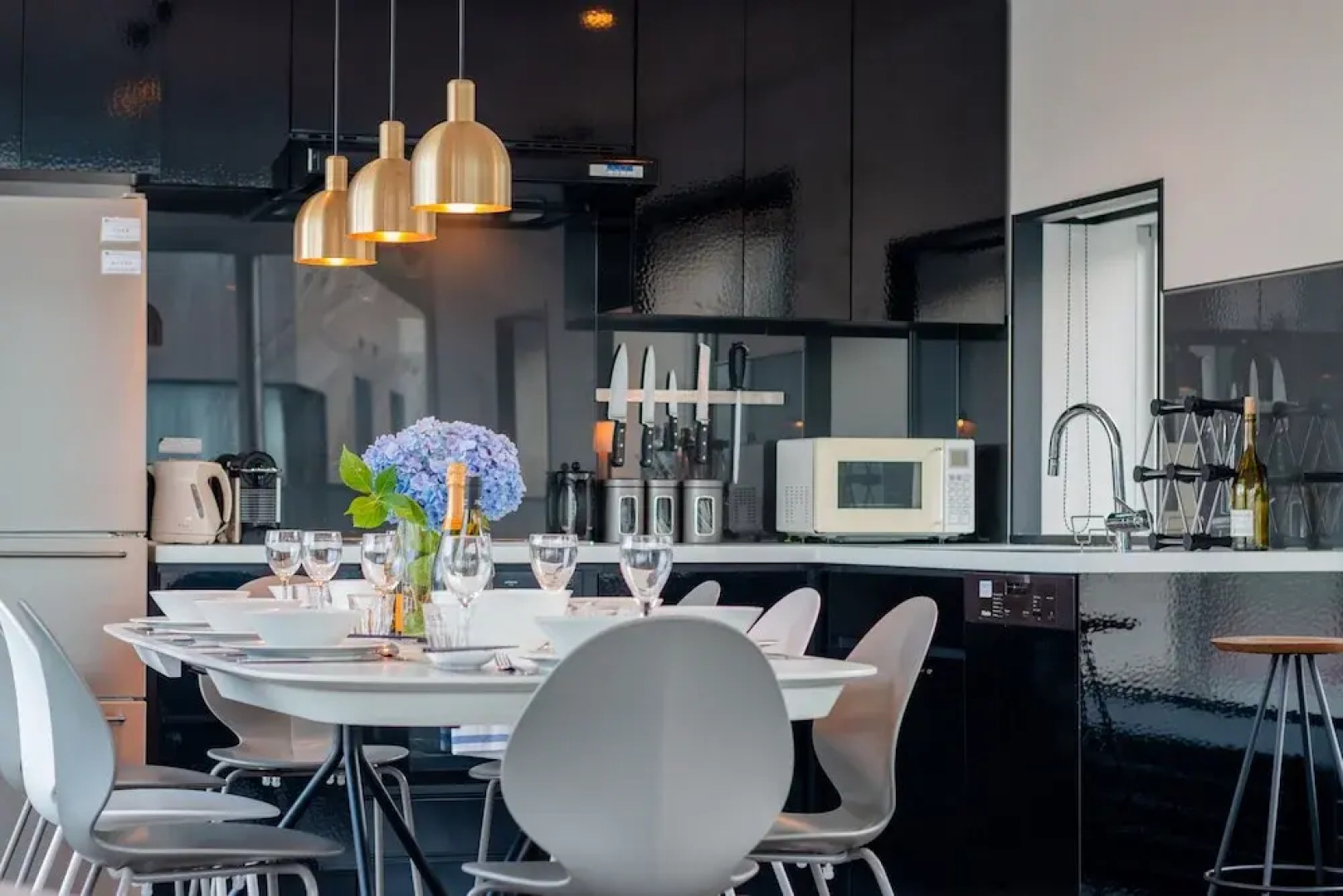 Kira Kira Suites by H2 Life