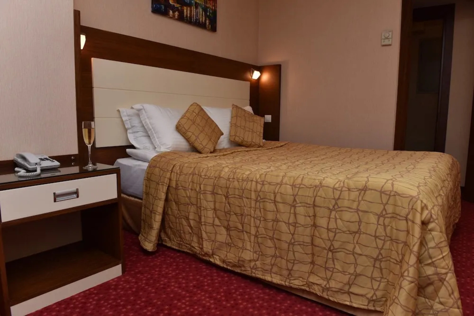 Ozgobek Ronesans Hotel De Luxe