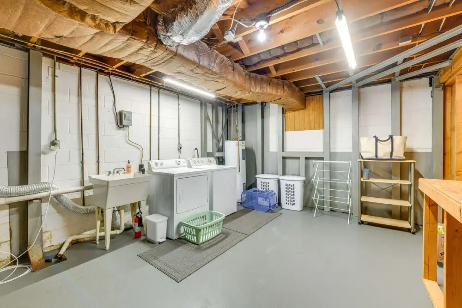 Riverfront Virginia Home - Dock, Fire Pit & Kayaks