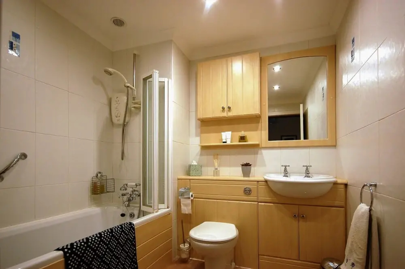 The Flat in the Square