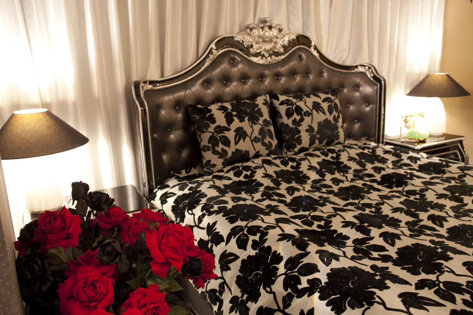 V Hotel - Adults Only