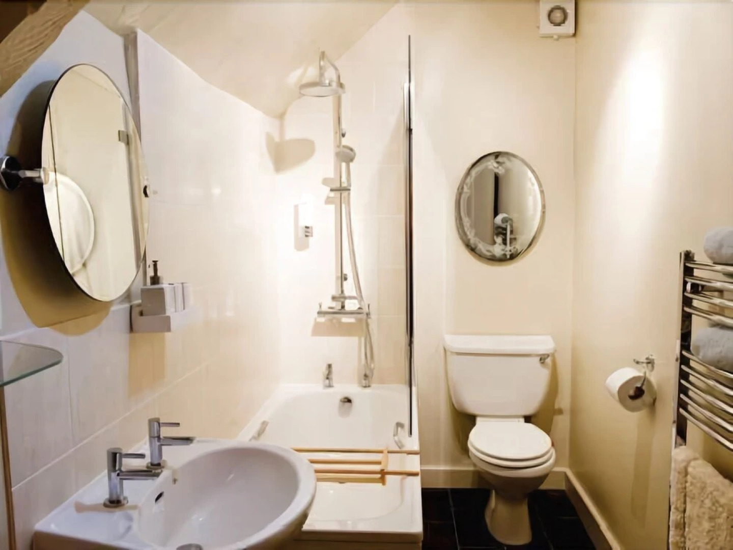 The Hollow Bottom - B&B