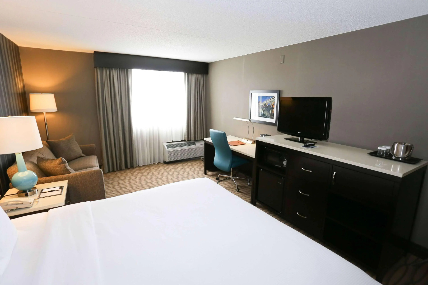 Отель Wyndham Garden Westlake
