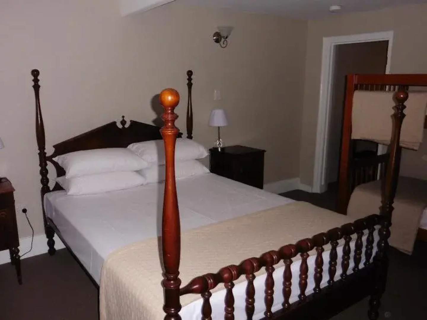 The Nosh and Nod - Howick Street