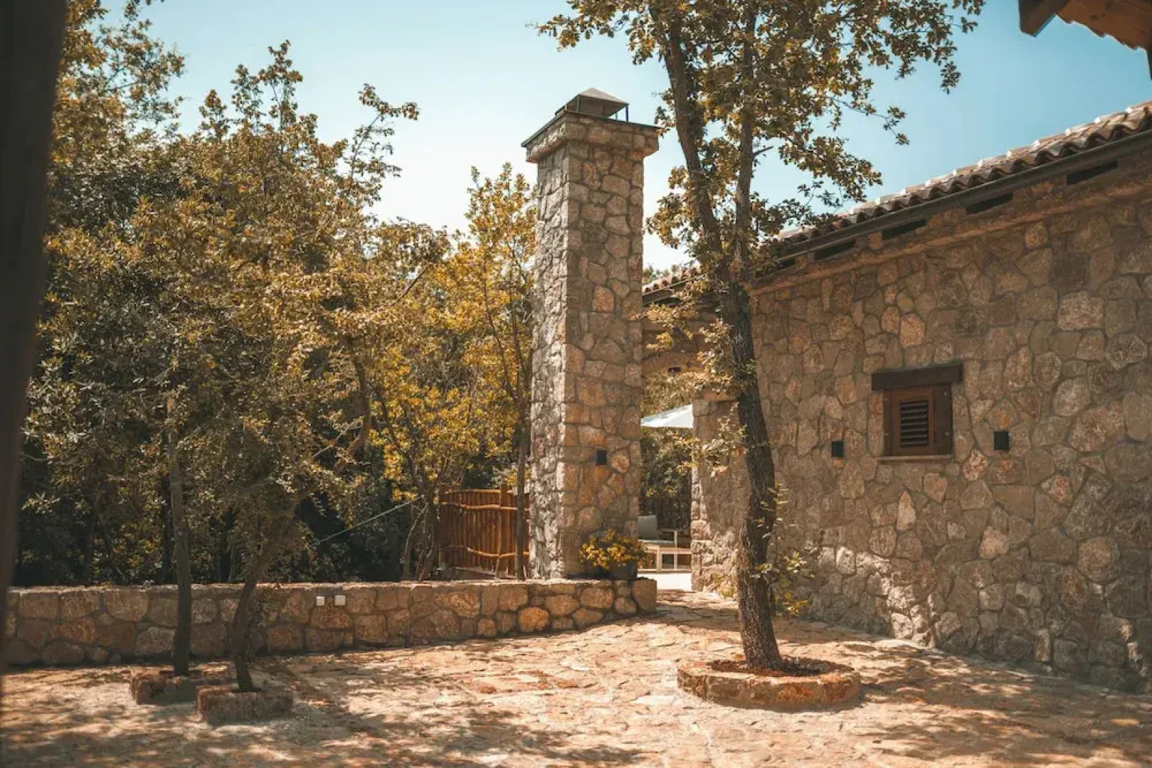 Carevic Resort & Villas