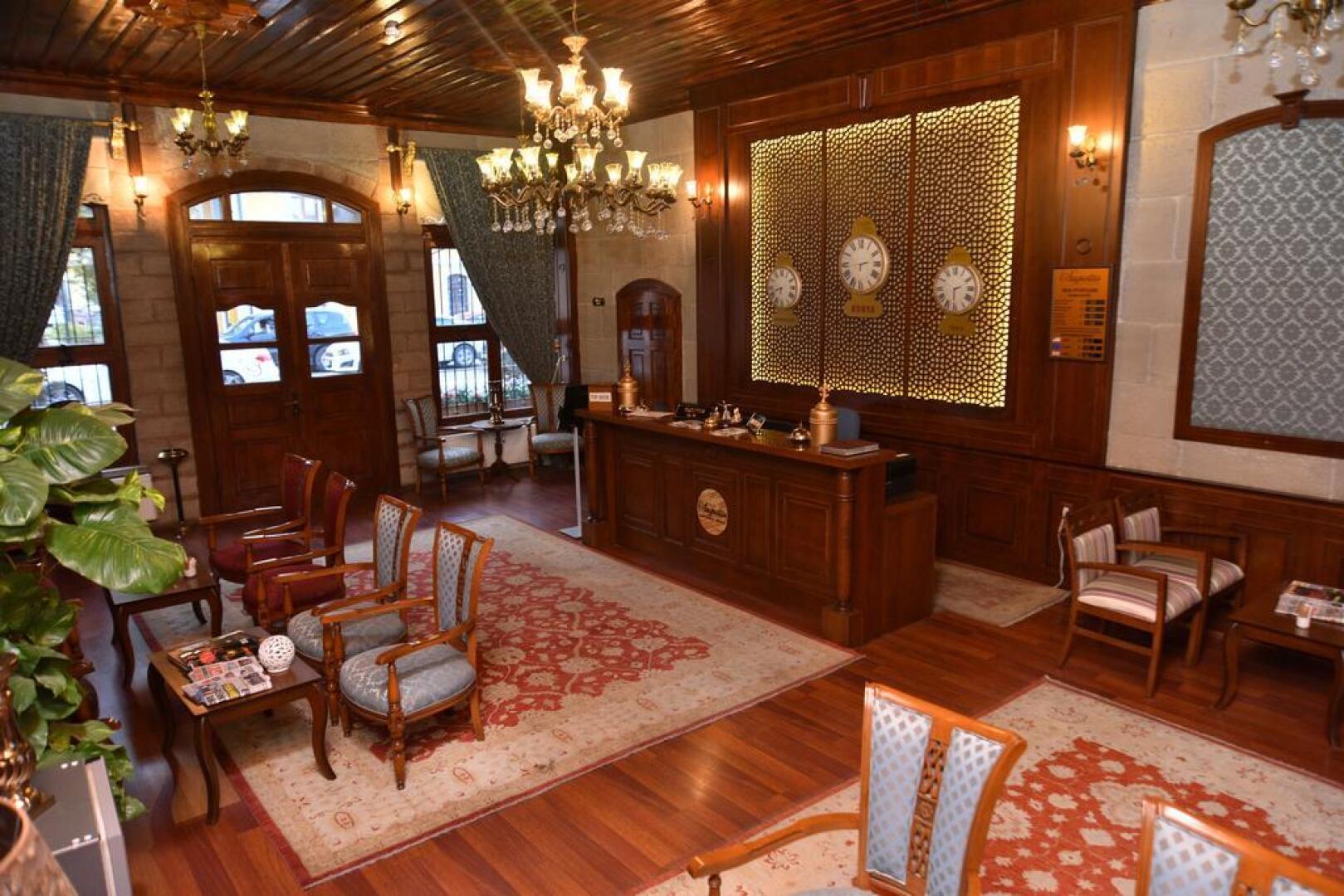 Augustus Boutique Hotel