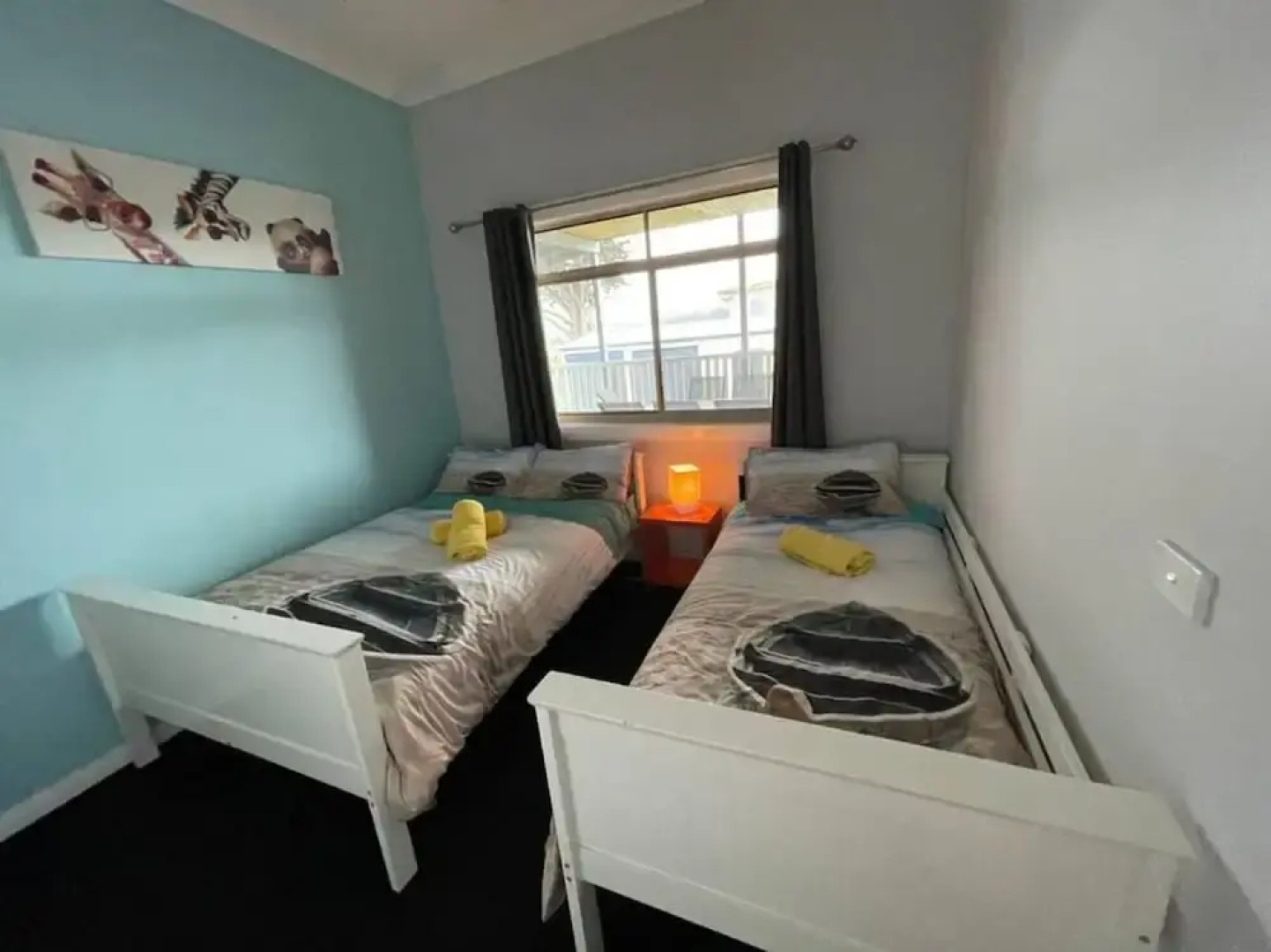 Colours By The Sea Wheelchair Pet-friendly Waterfront Retreat Fireplace Wood Supplied