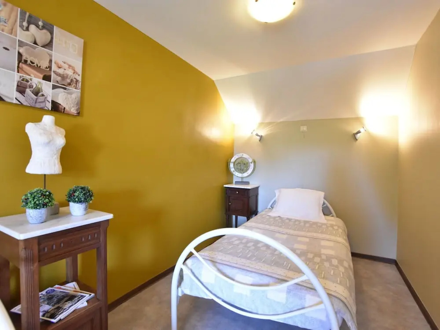 Graceful Holiday Home in Beveren aan de Ijzer With Terrace