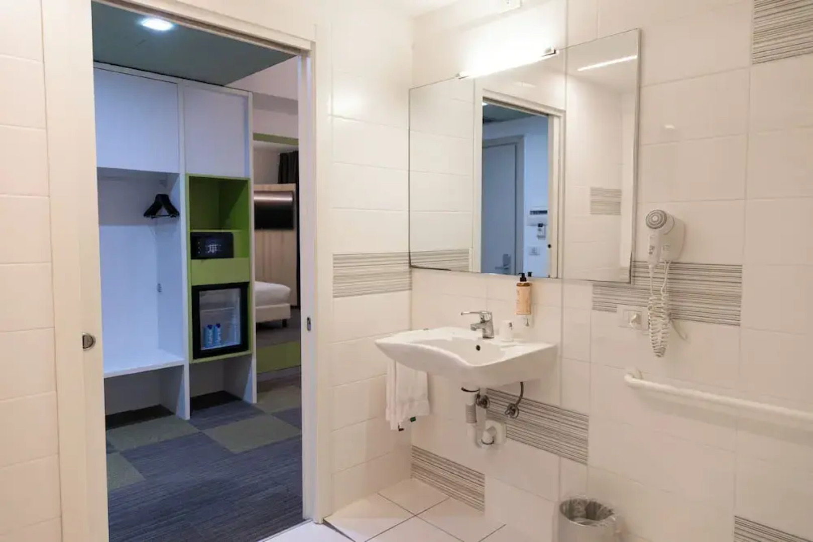 Ibis Styles Milano Agrate Brianza (17Km From Milan)