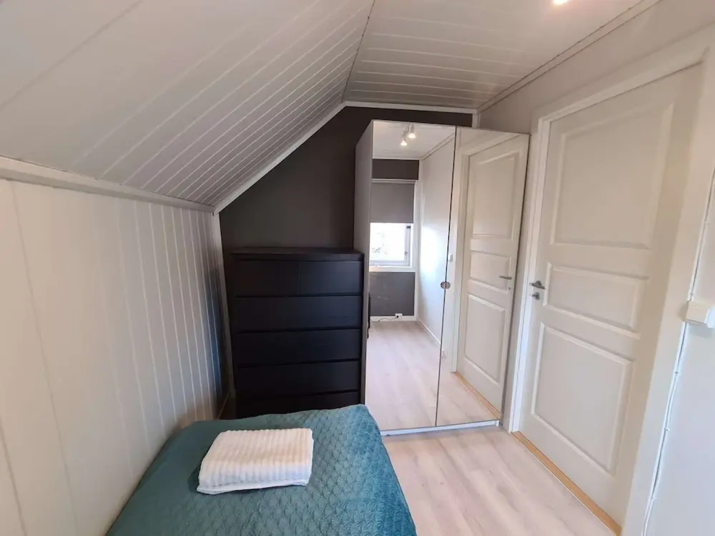 Lovely 3-bedroom Apartment Near City Center