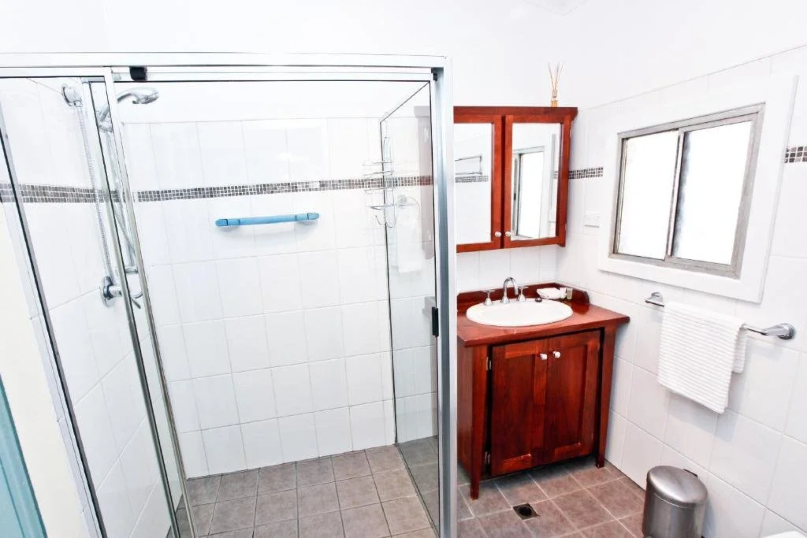 Emaroo Cottages Broken Hill