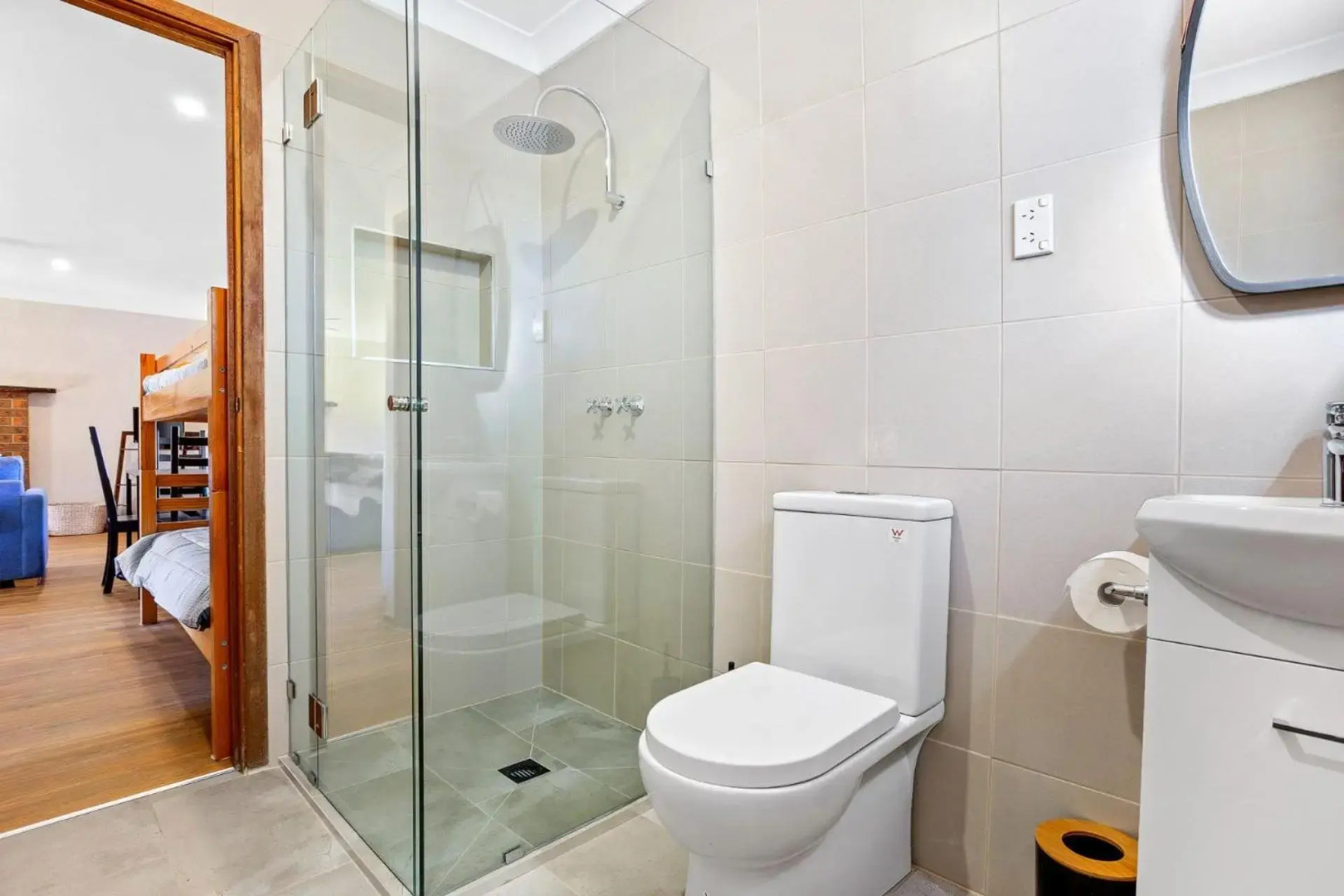 Braeside Cabin One - Pinkwood