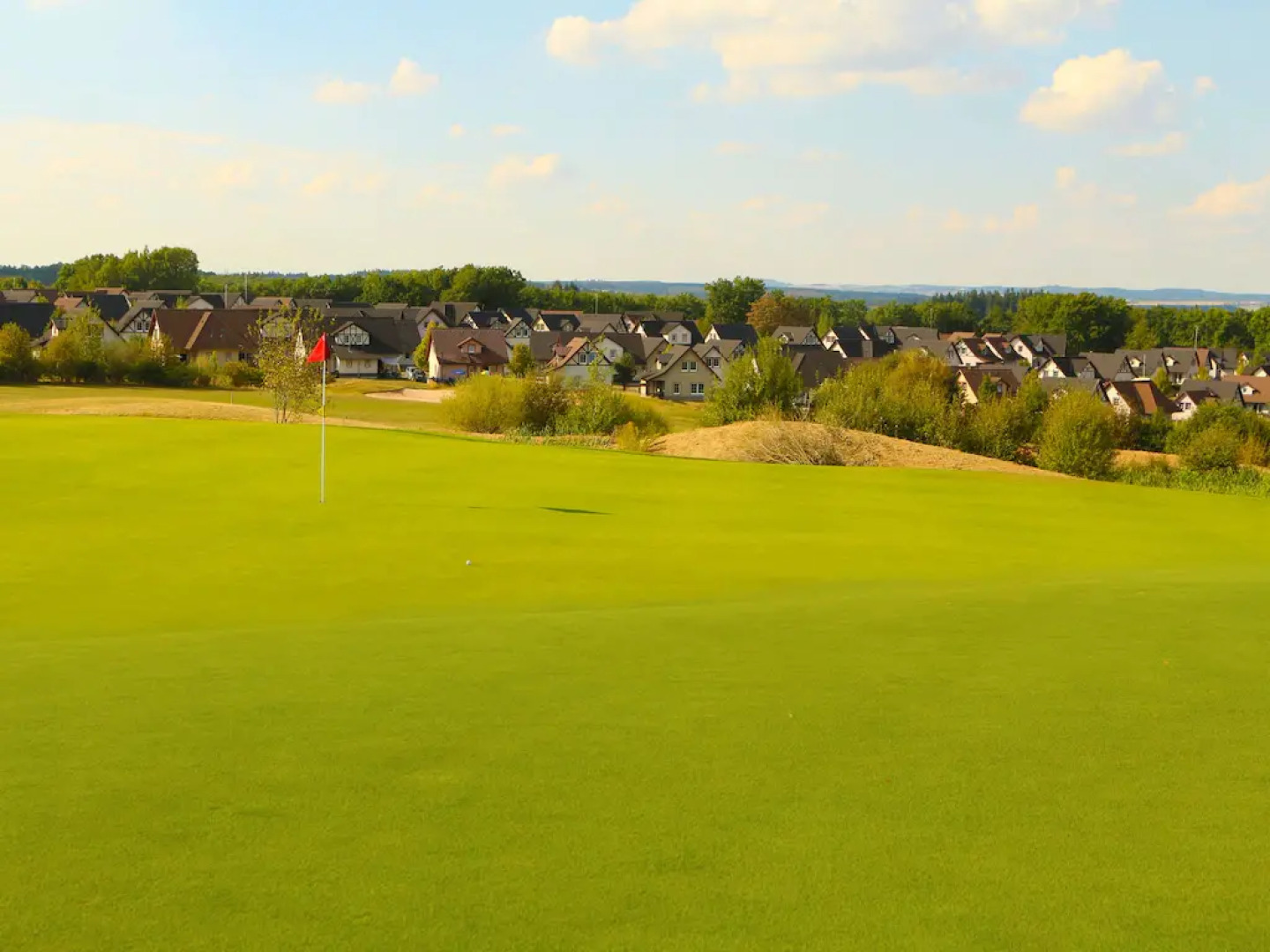 Restyled Villa with 4 Bathrooms & Sauna near River Moselle