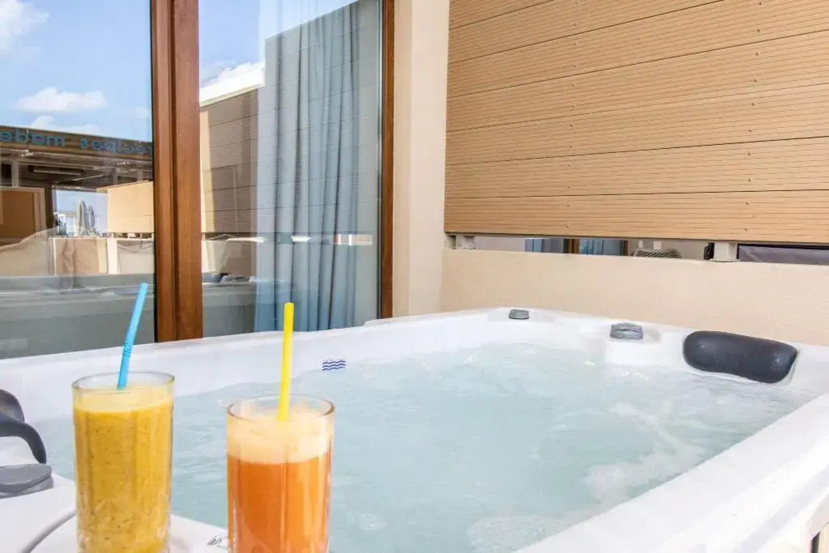 Yianna Caravel Suites "by Checkin" adults only