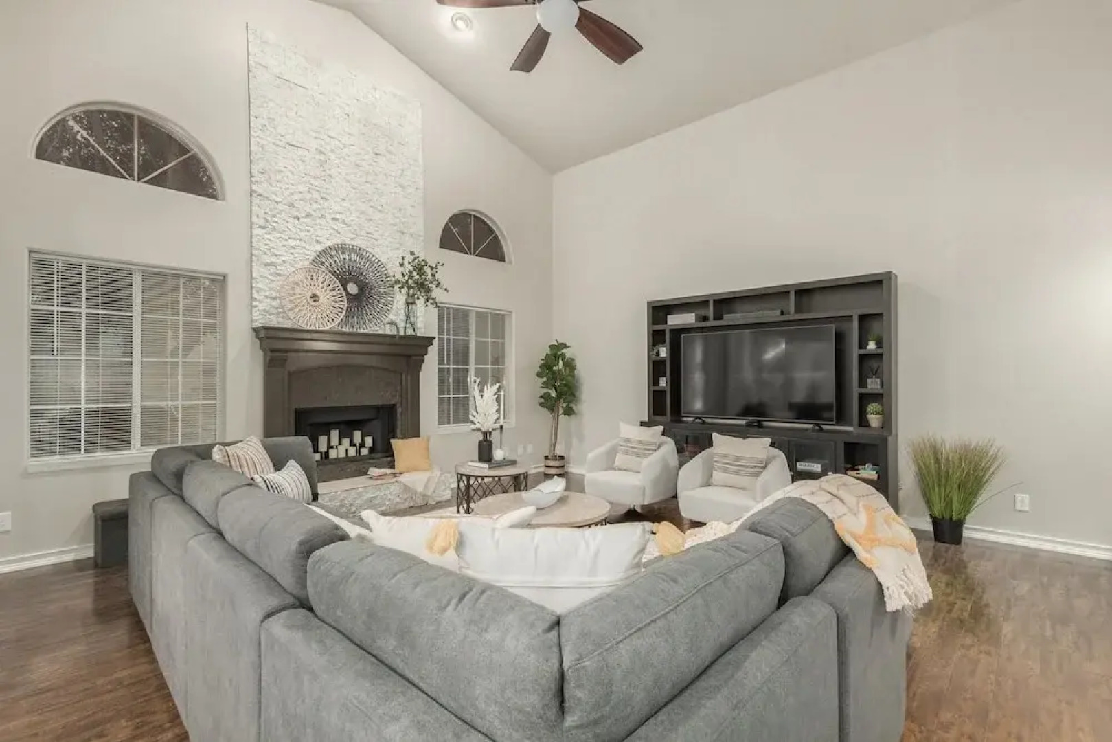 Three Palms Citrus Cove Mesa