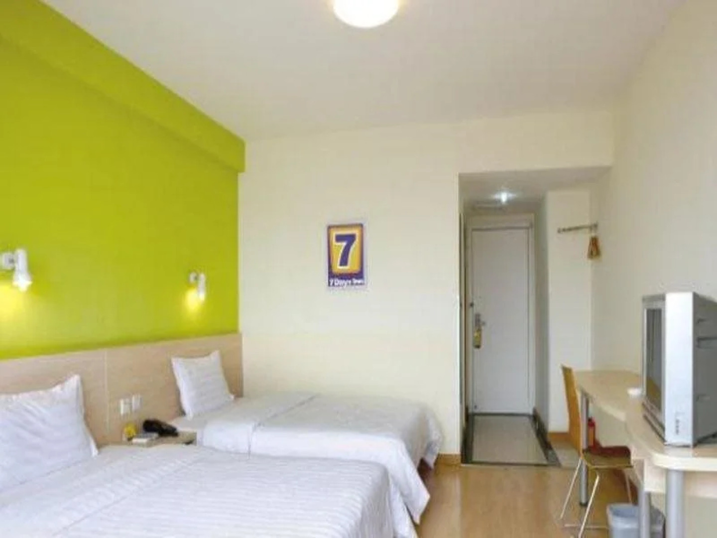 7Days Inn Chongqing Beibei Tianqi Square Pedestrian Street