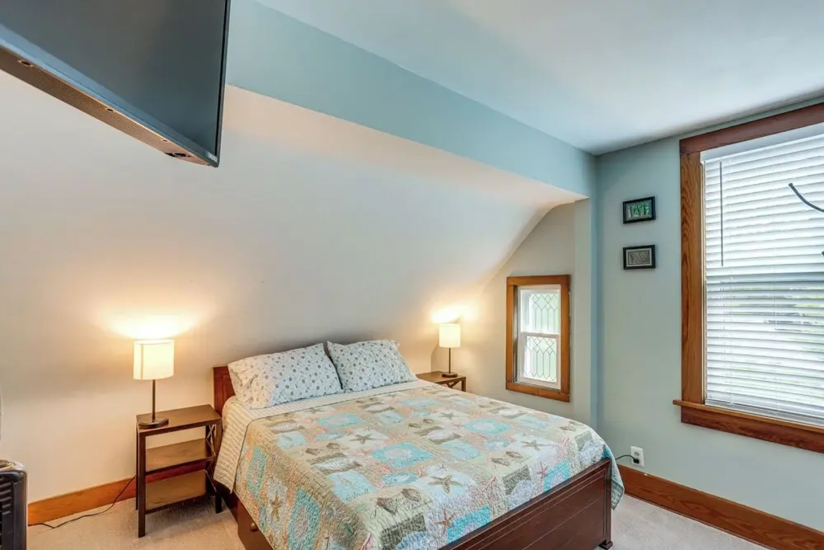 3 Mi to Cedar Point: Sunny Sandusky Home w/ Yard