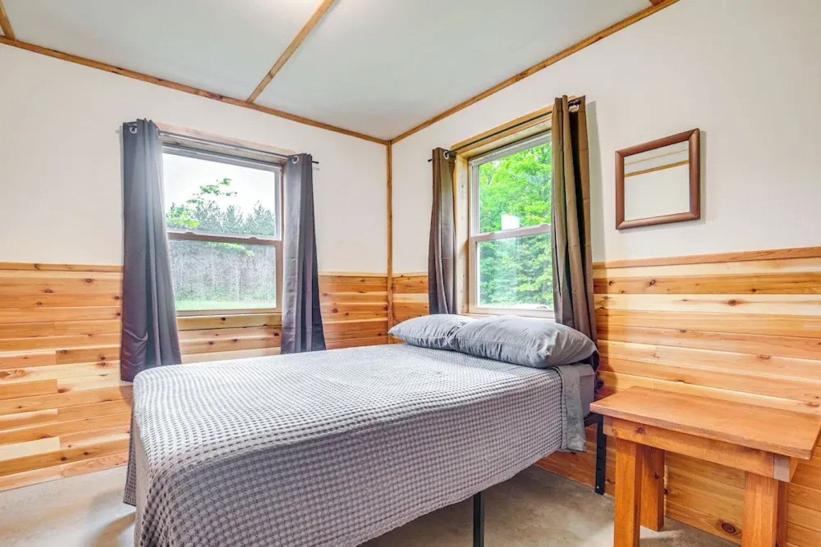 Toivola Home w/ Fire Pit: 8 Mi to Lake Superior!