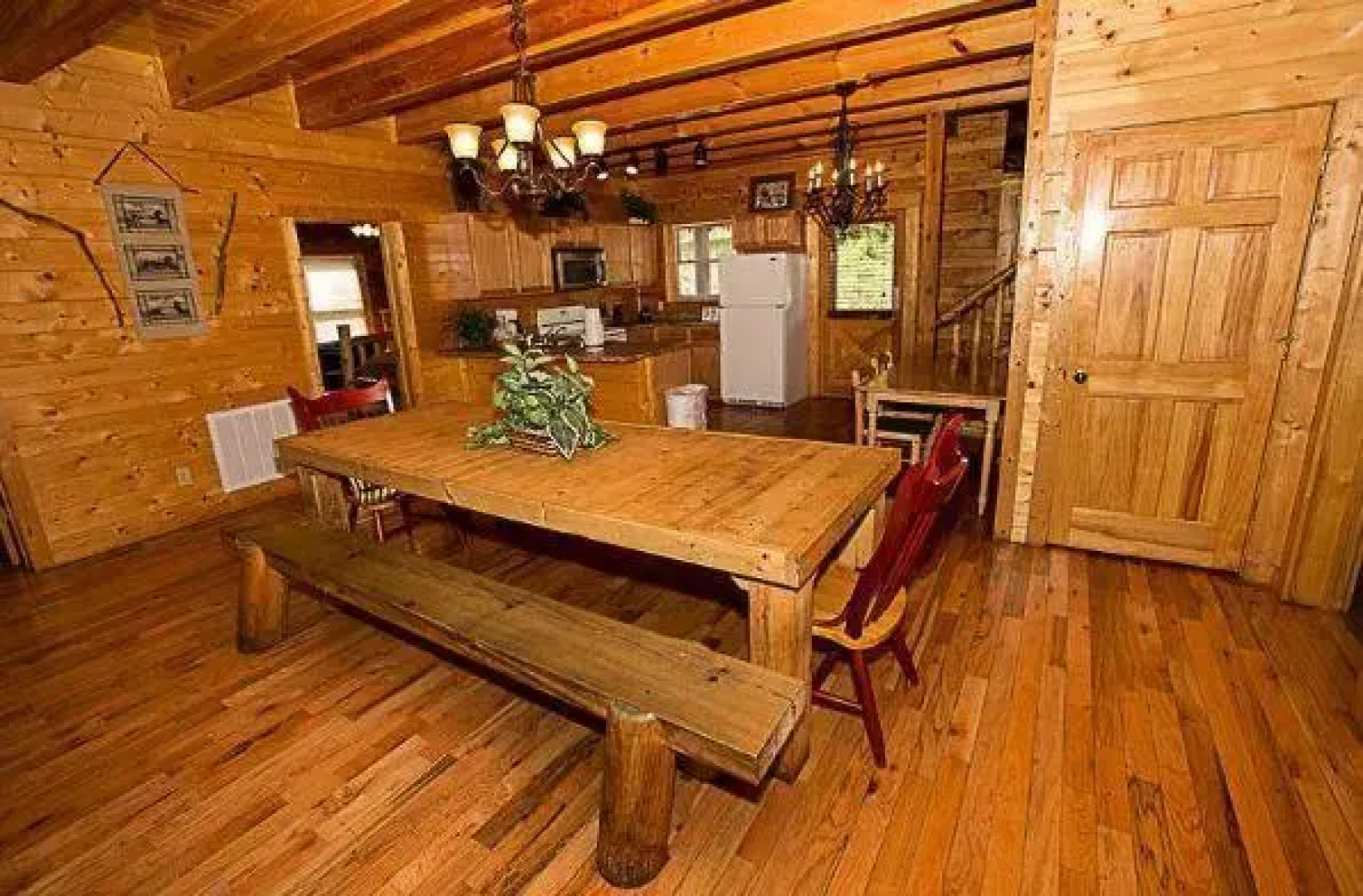 Creekside Lodge by Majestic Mountain Vacations