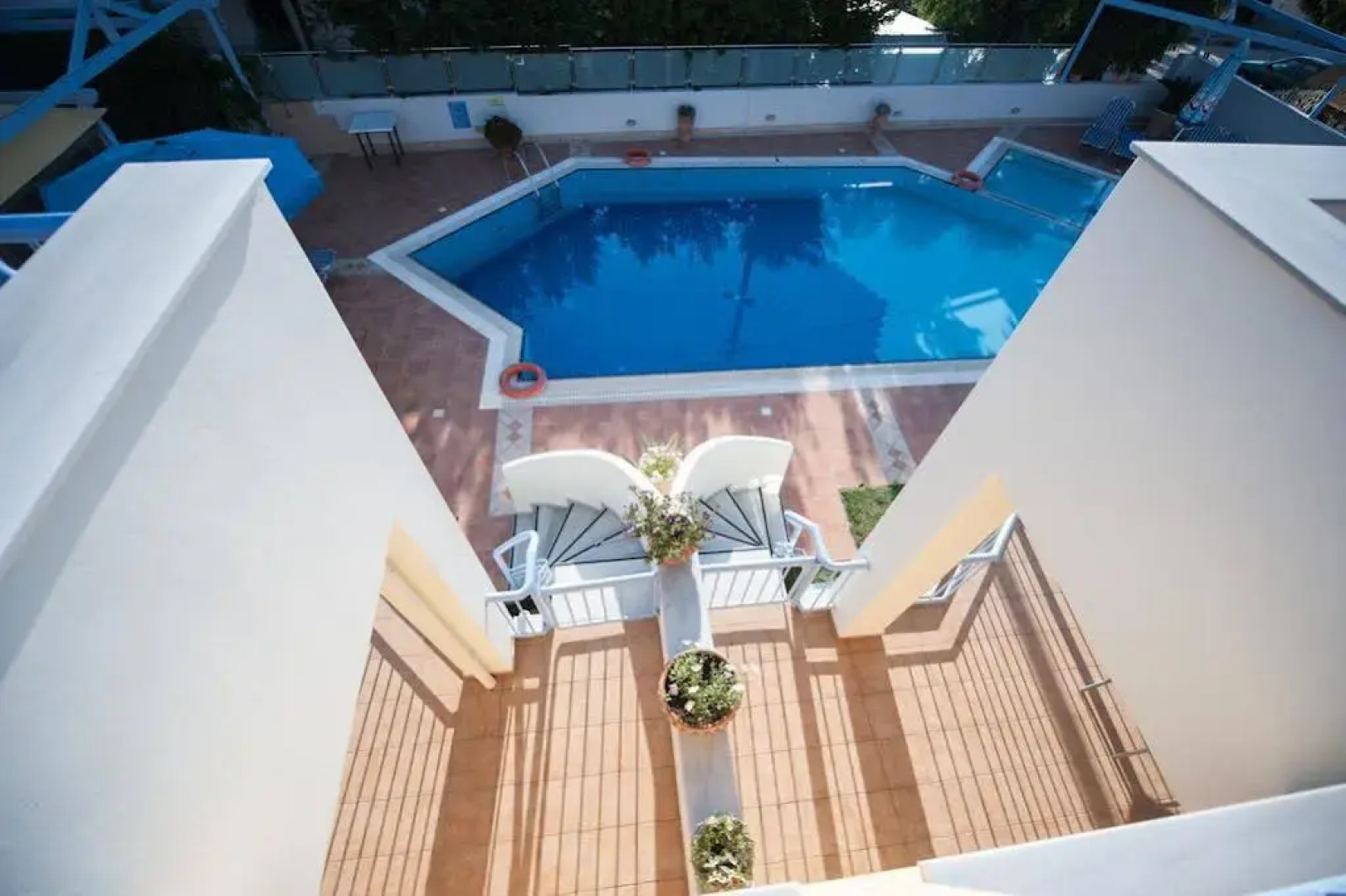 Nirrides Apts Sutdios