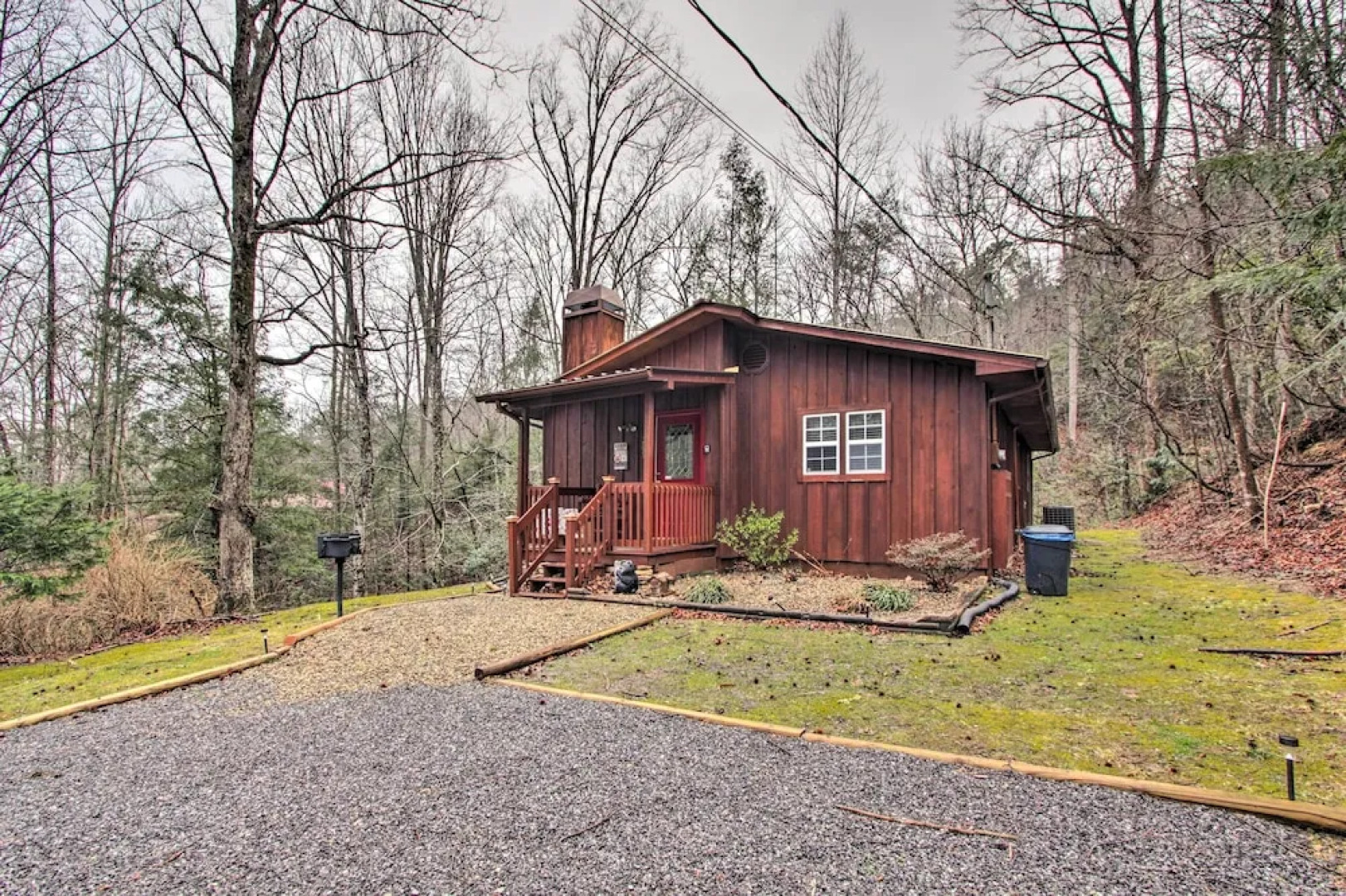 Private Gatlinburg Cabin: Pet Friendly w/ Hot Tub!
