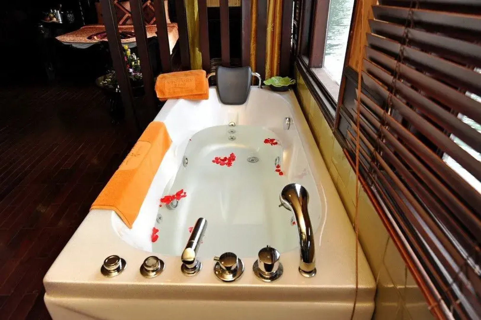 Halong Victory Cruise