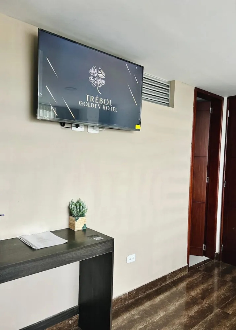 Trèbol Golden Hotel