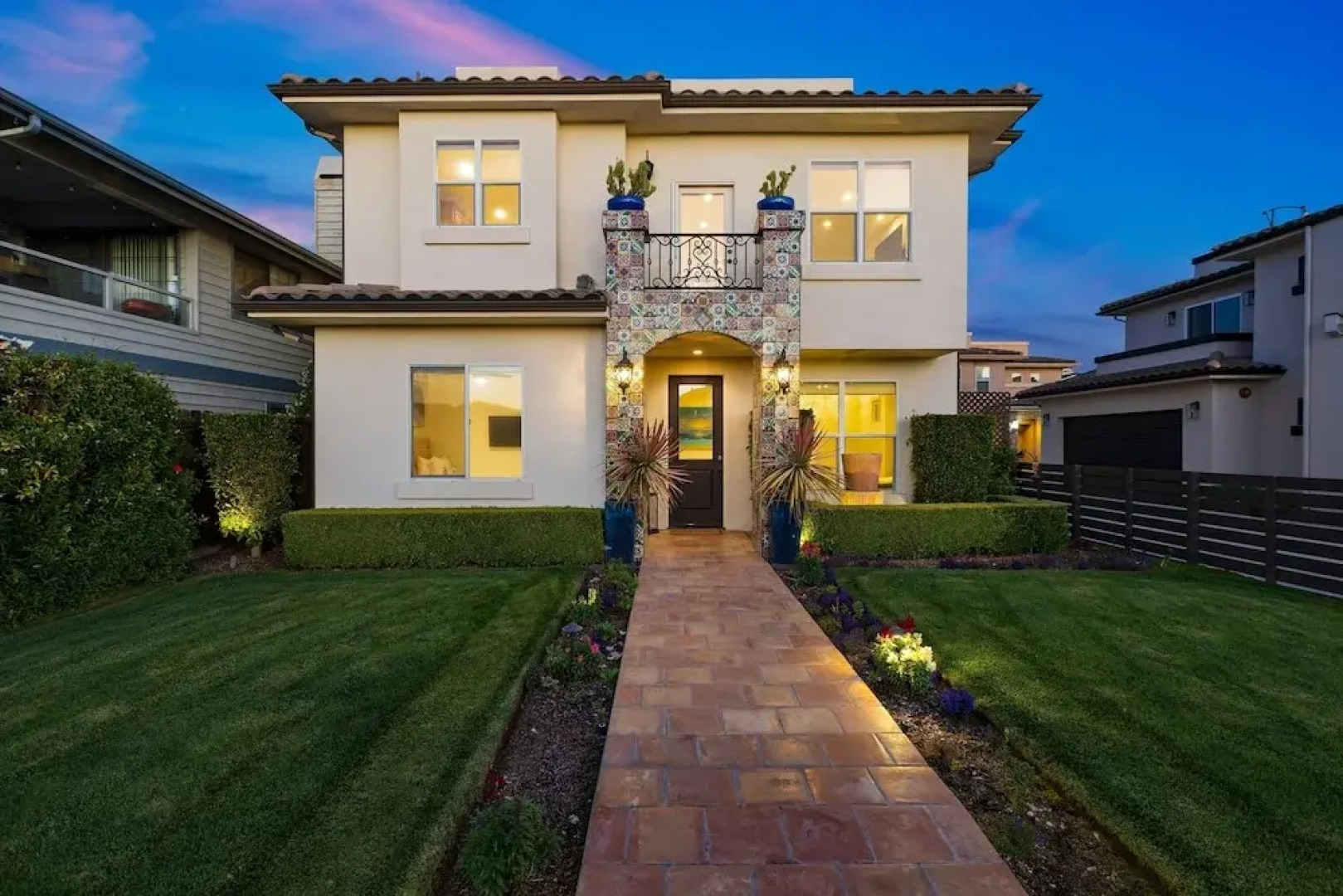 Sunset Serenity by Avantstay Rooftop w Hot Tub Fire Pit 3 Blocks to Beach