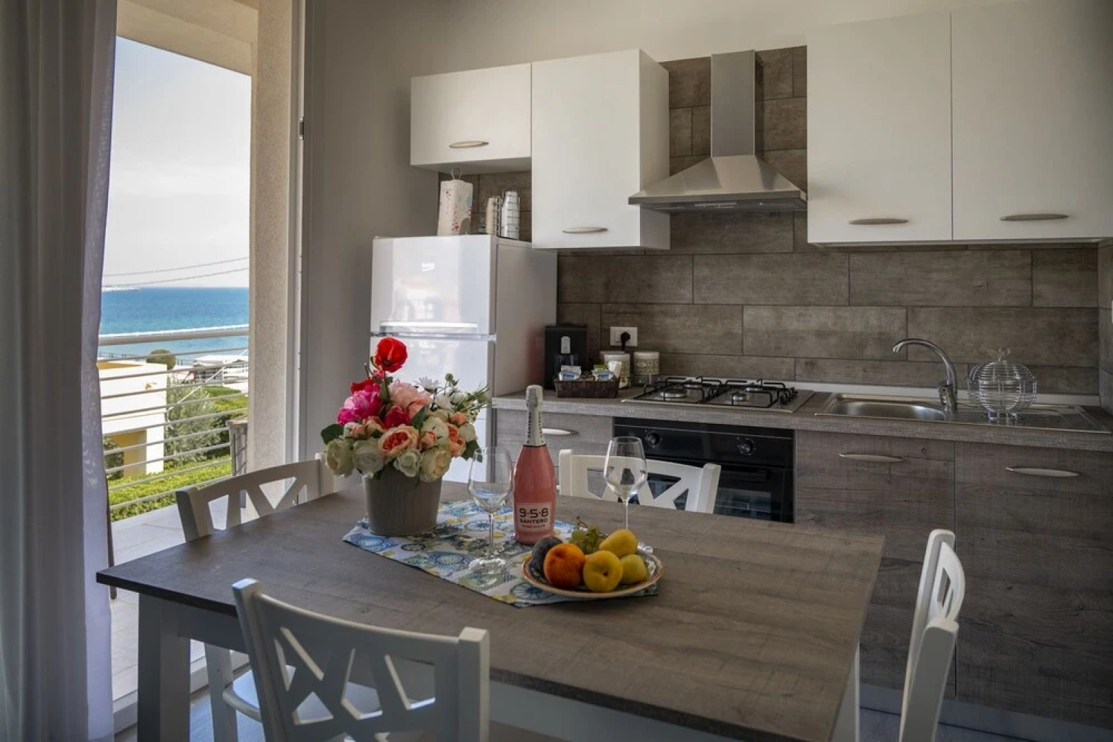 Zircone Apartment On Sea Shore