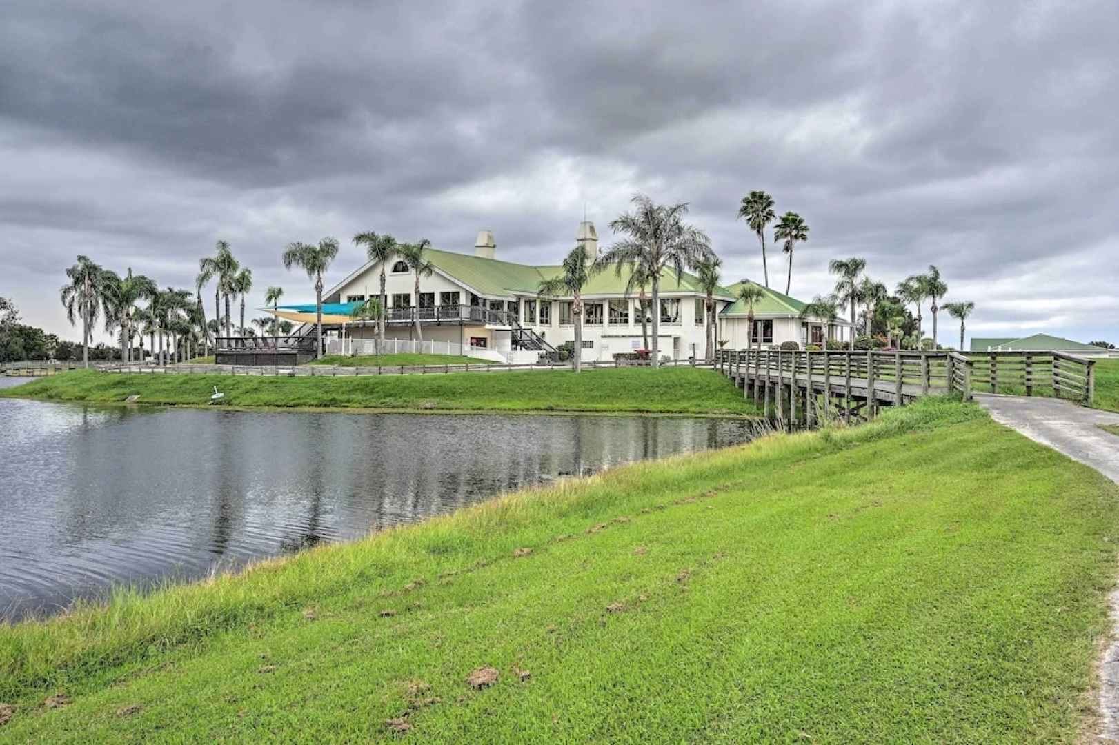 Grill, Lanai & Pool Access: Charming Sebring Villa