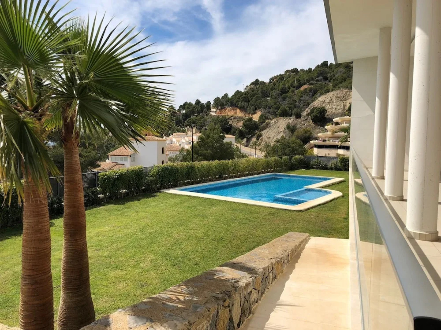 Style apartment with sea views