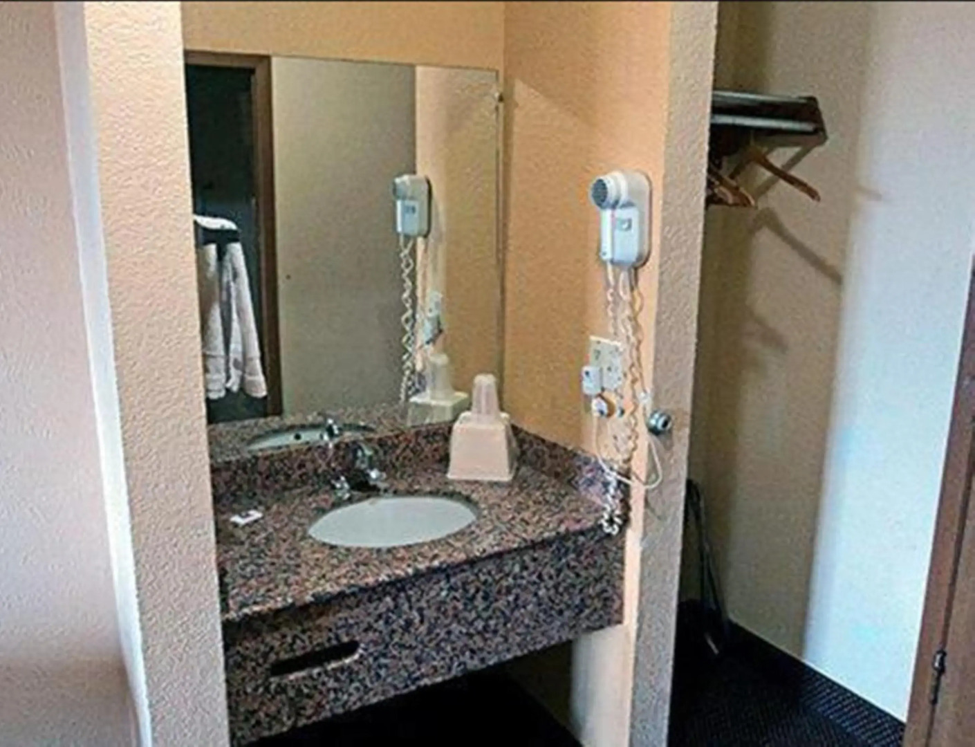 Motel 6 Moriarty, NM