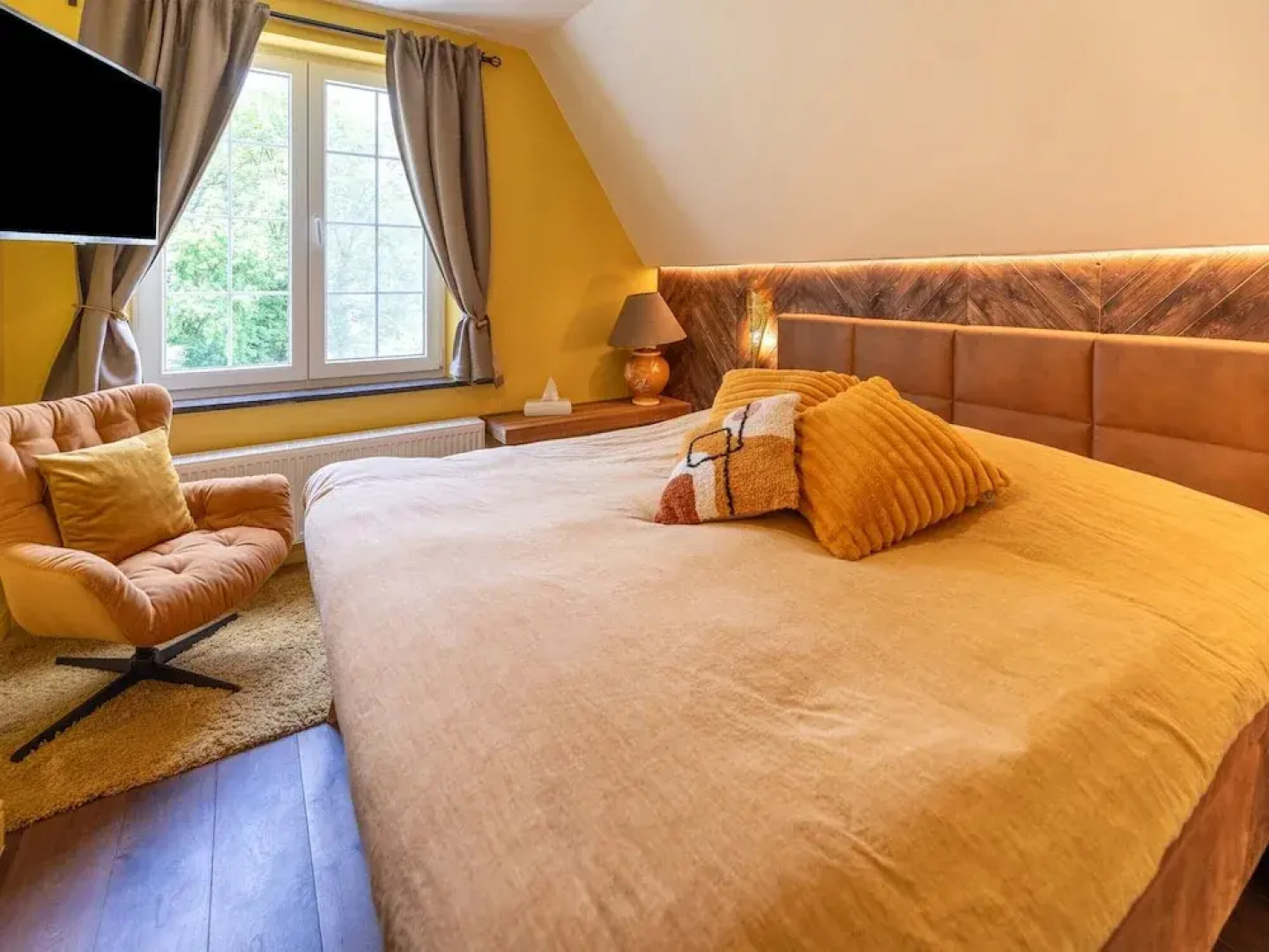 Luxurious Villa With Heated Pool