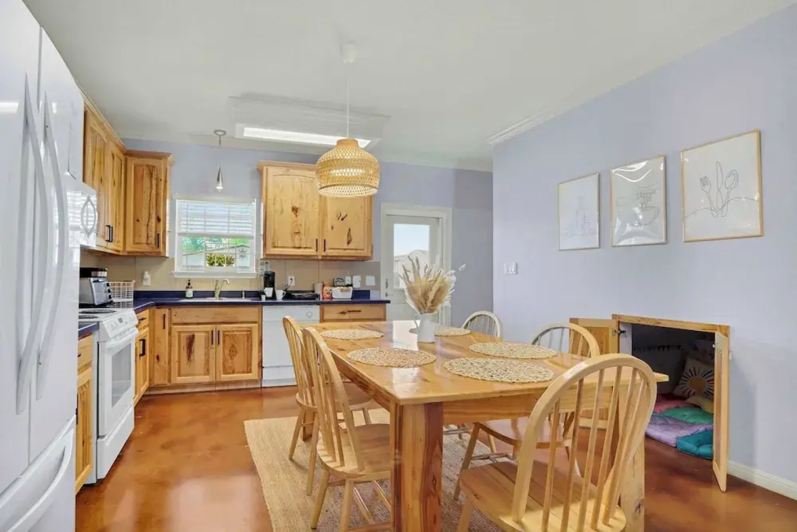 Spacious Retreat & Game Room Sleeps 12