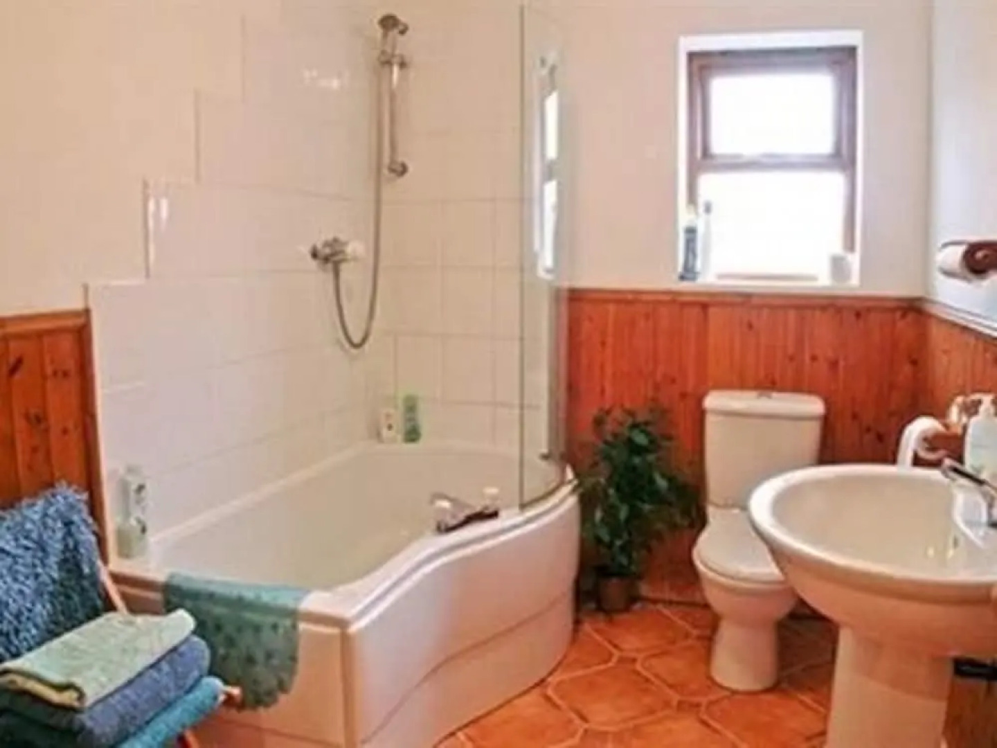 Bronhaul Farm Cottages