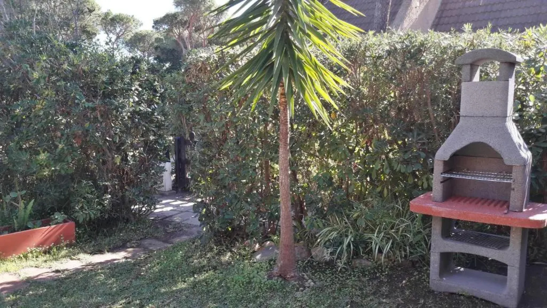 Villetta con giardino immersa nel verde a 150mt dal mare