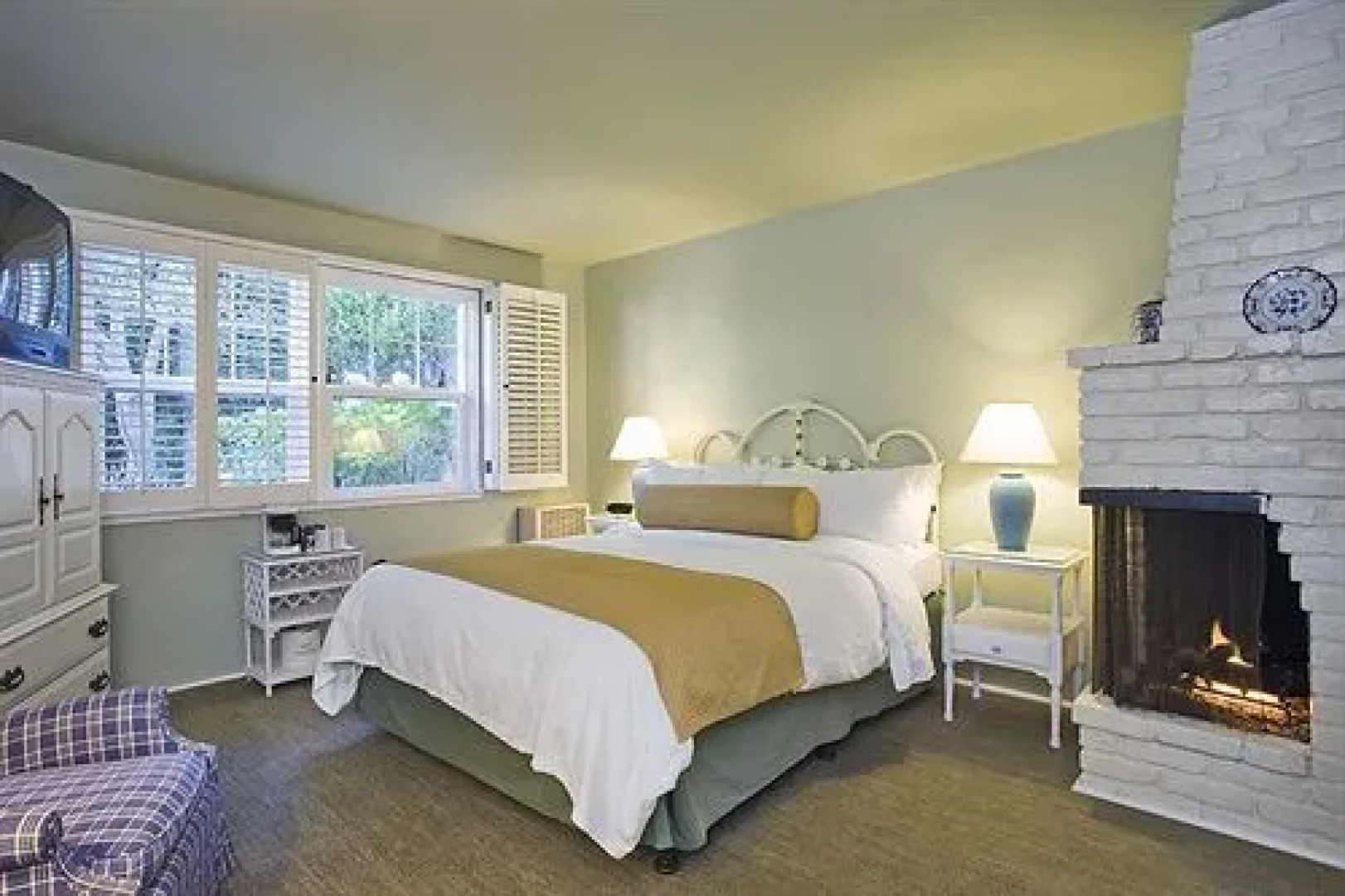 The Colonial Terrace