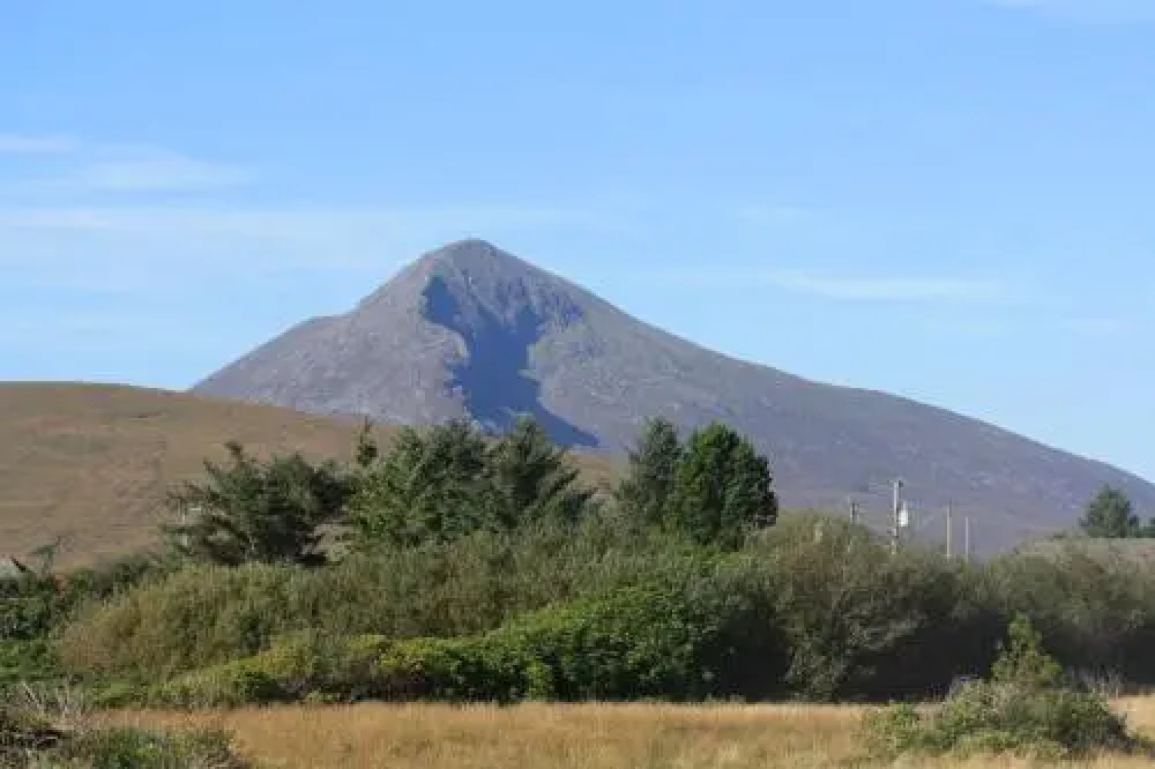 The Valley House Hostel & Bar