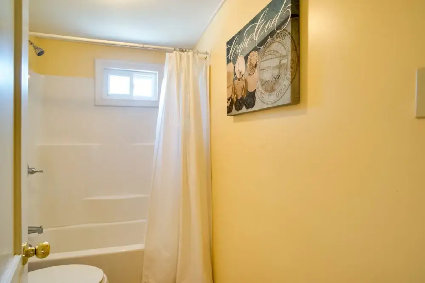 Coastal Cape Cod Charmer: Walk To Beach & Main St!