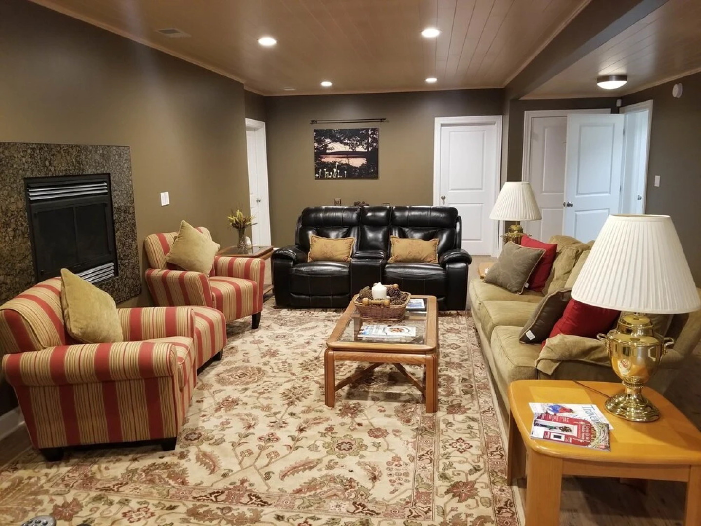 Elegant 2 king bedroom apartment