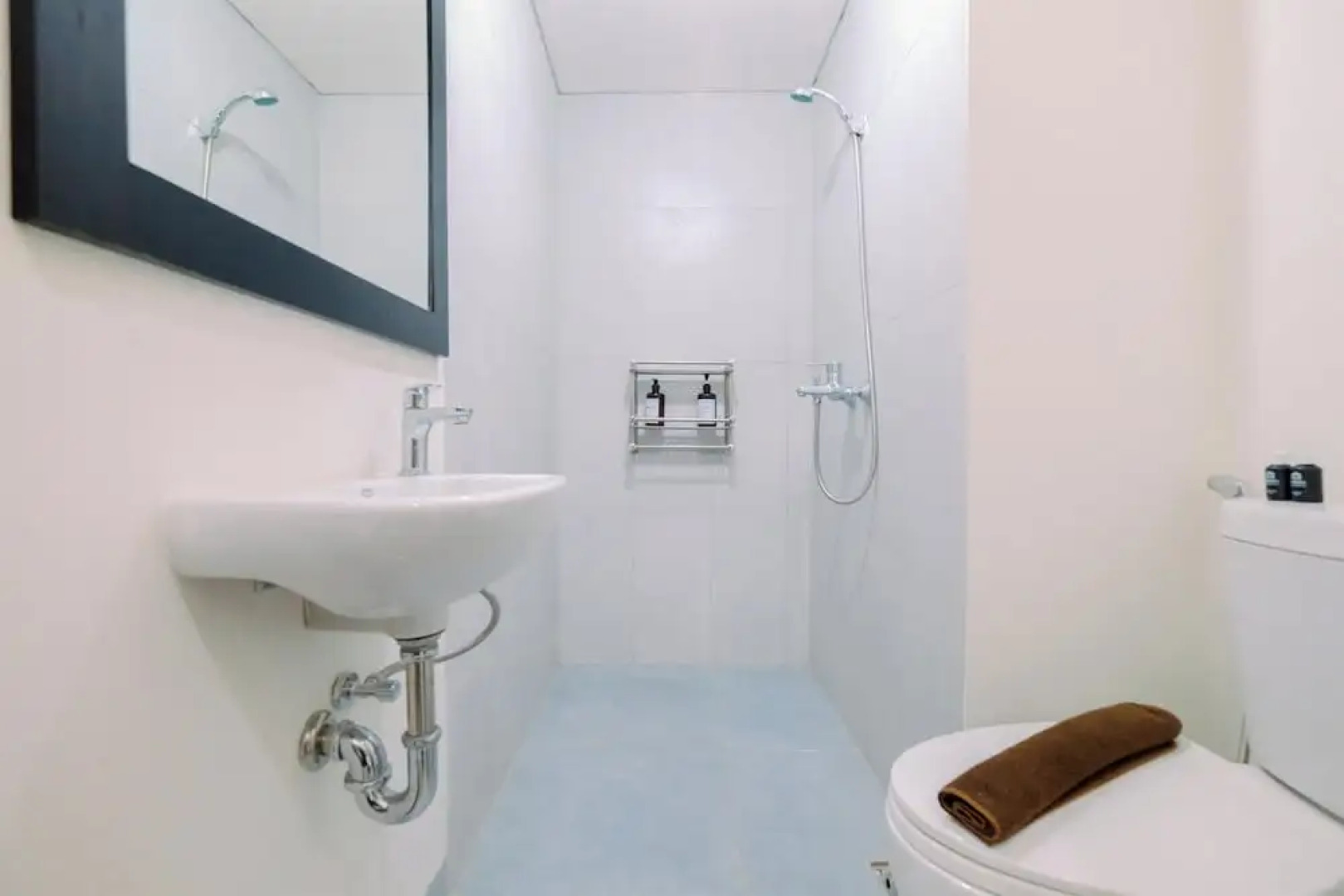 Cozy And Restful Studio Lrt City Sentul - Royal Sentul Park Apartment