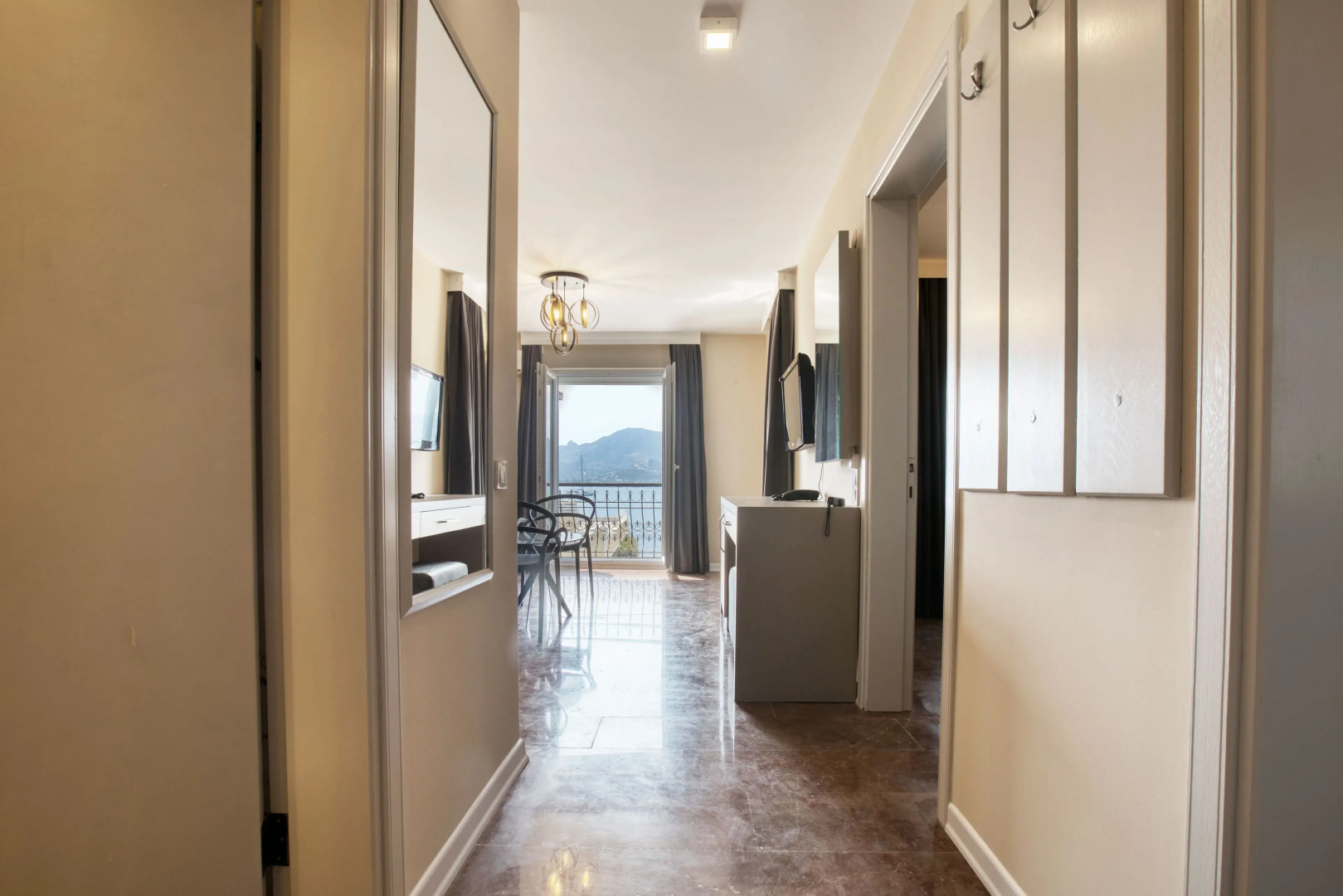 Farrys Boutique Hotel & Beach Club