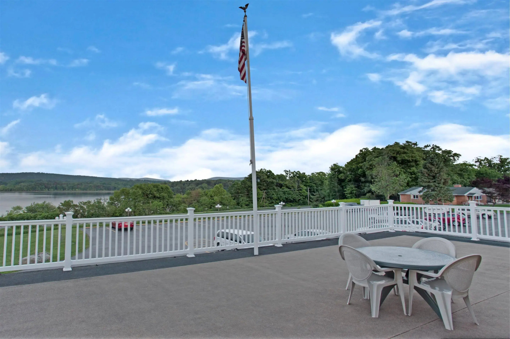 Red Roof Inn & Suites Newburgh – Stewart Airport/ West Point