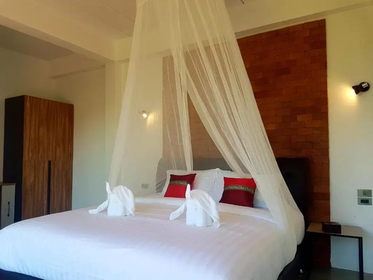 Chang Pai Hill - Adults Only