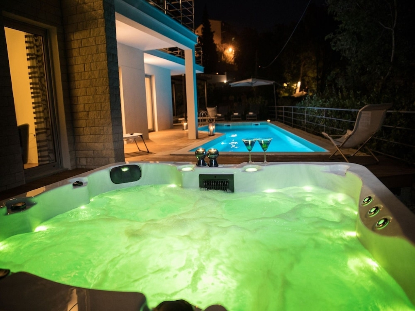 Modern Villa With Pool and Hot Tub, Near the Sea