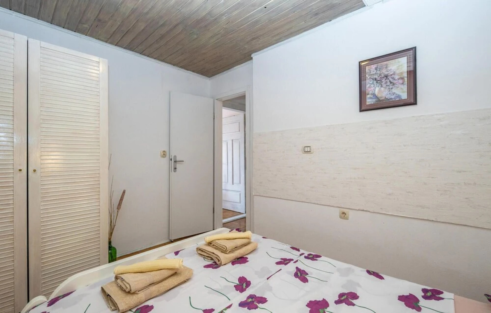 Stunning Home in Jadranovo With Wifi and 5 Bedrooms