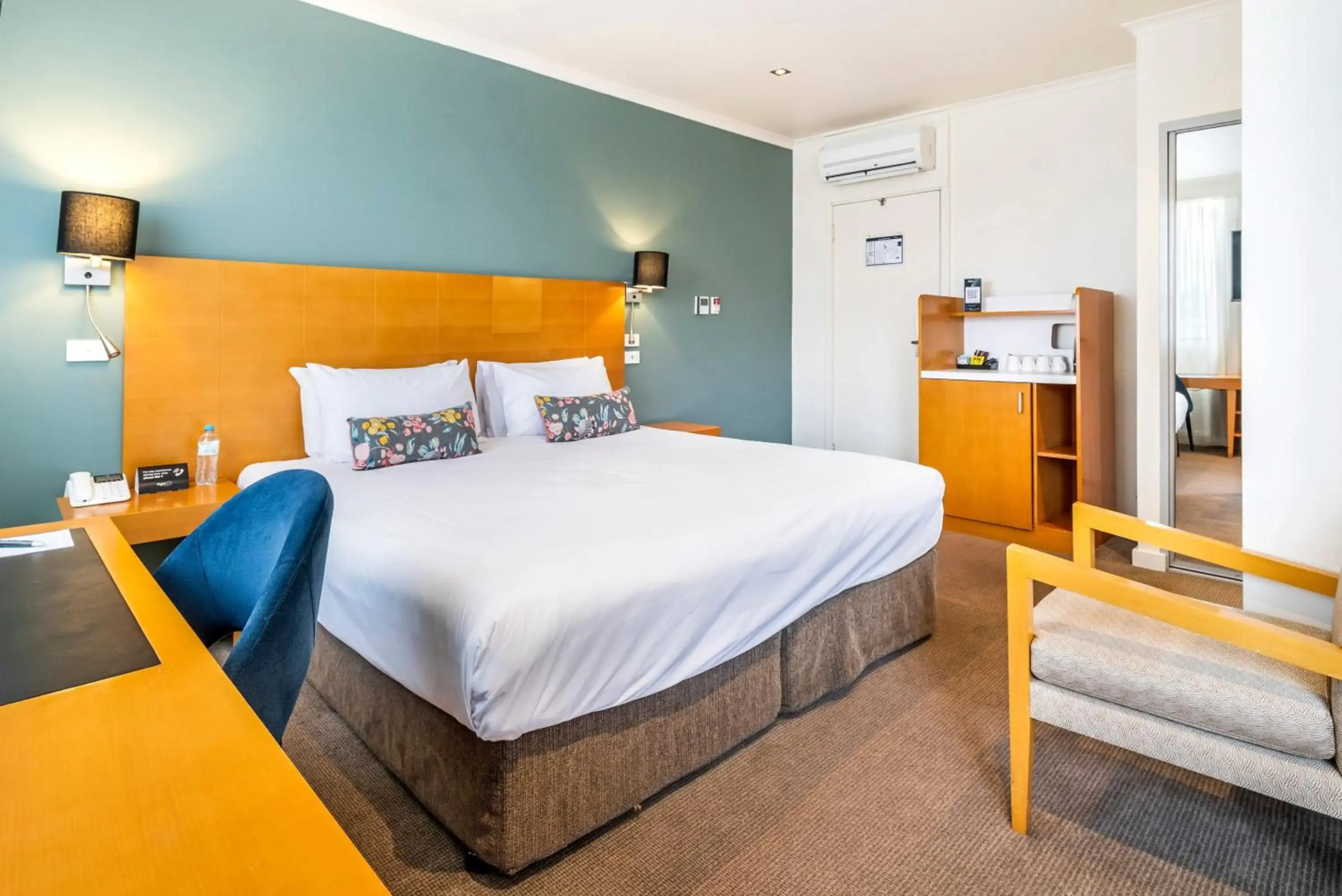 Nightelier Devonport Gateway Hotel