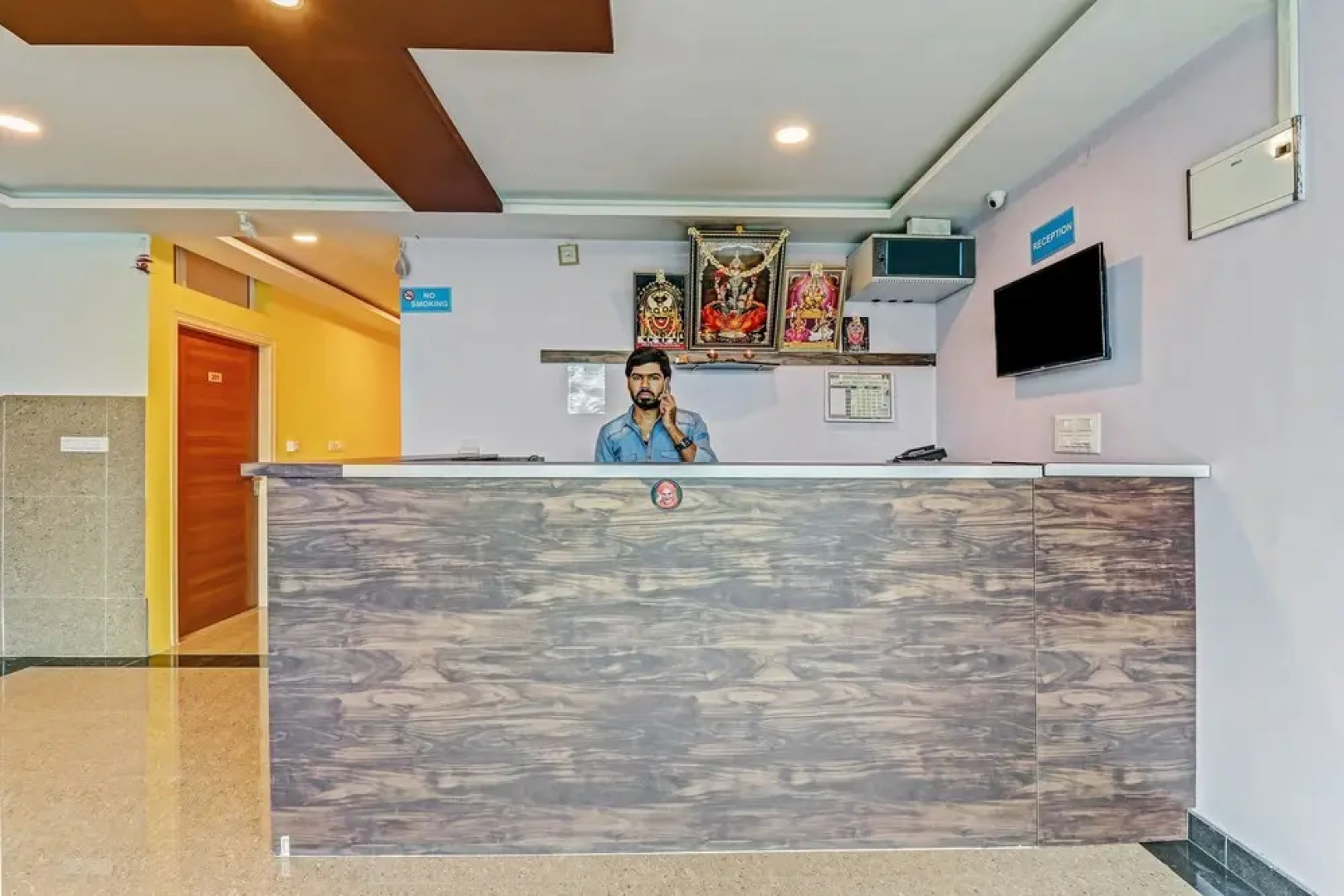 Oyo 48950 Vaishali Residency