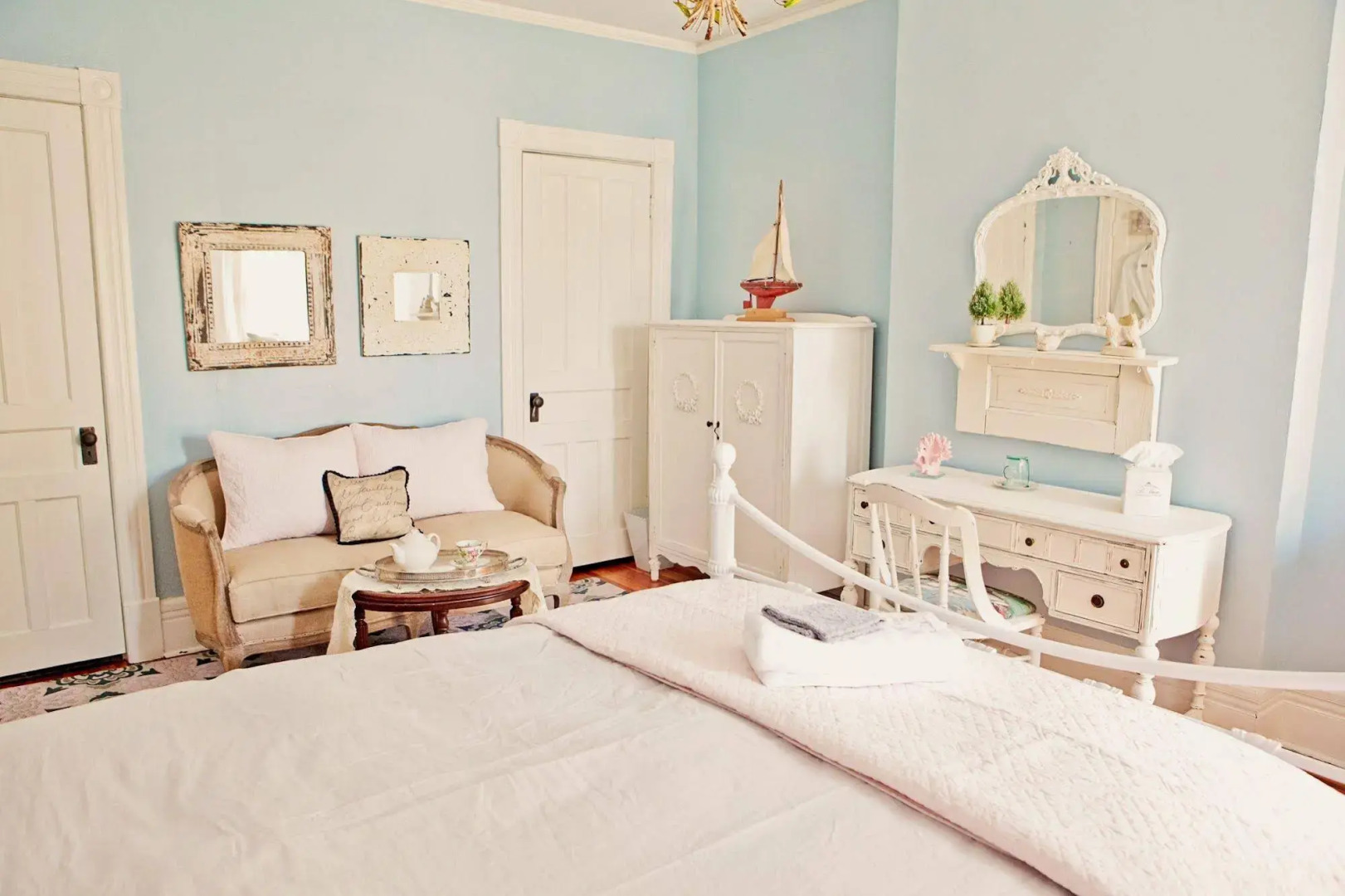 Vintage Chic Inn