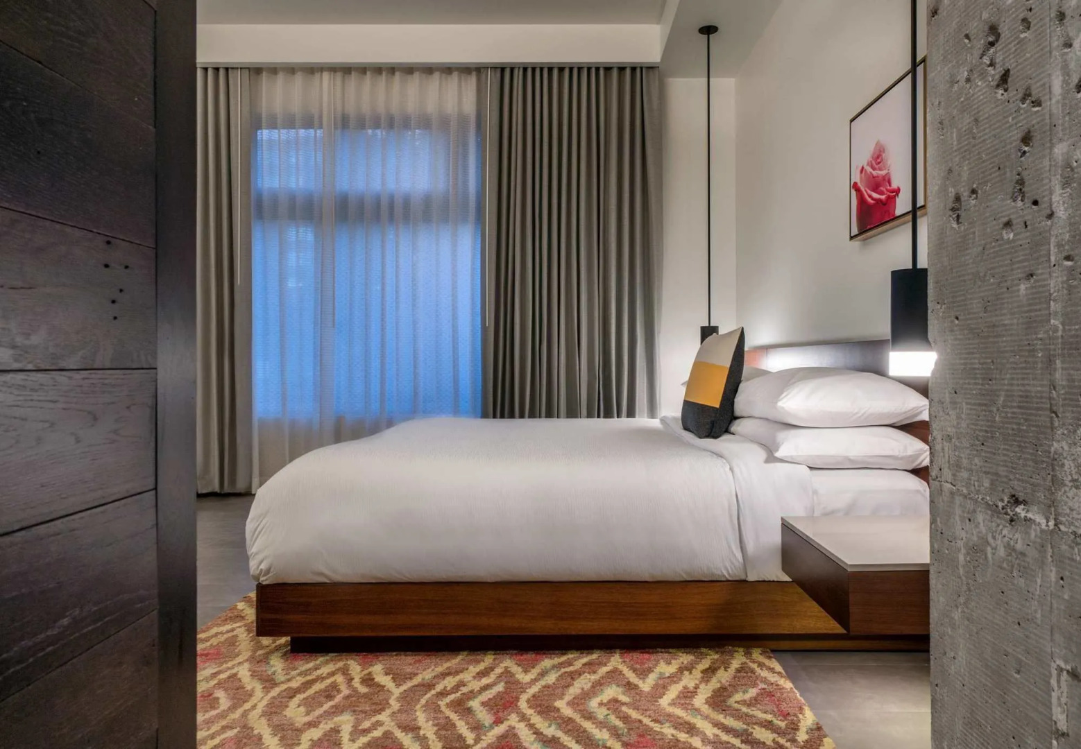 The Hi-Lo, Autograph Collection